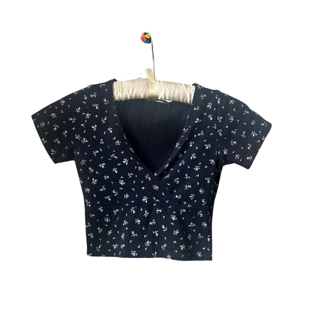 Vintage Brandy Melville Women's Short Sleeve Crop Top V Neck